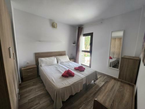 Modern Ground Floor Apartment , A Few Steps From The Beach