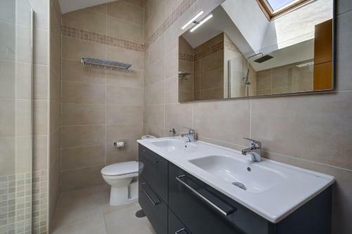 Apartamento 103 - Luxurious 3 Bed Duplex Penthouse With Stunning Mountain Views