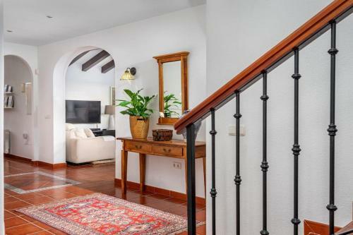 Stunning Urb Do�a Pilar Villa With Private Pool Ref 139