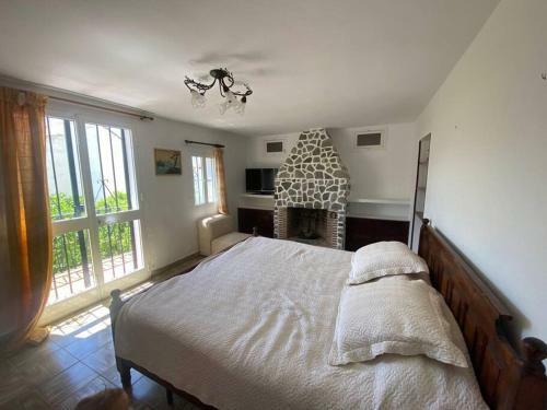 Charming 4 Bedroom Village Home With Patio