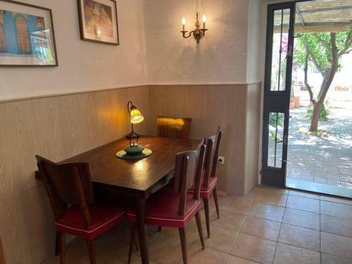 Charming 4 Bedroom Village Home With Patio