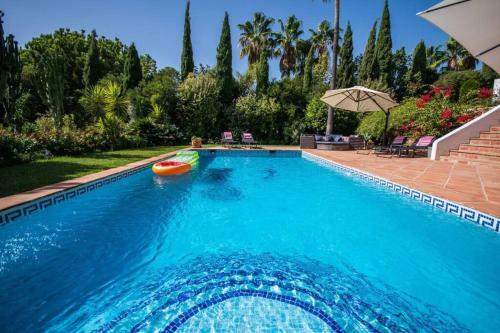 Impressive Villa Dazura In Valtocado, Mijas