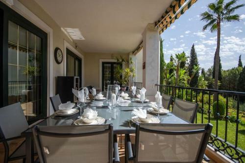 Impressive Villa Dazura In Valtocado, Mijas