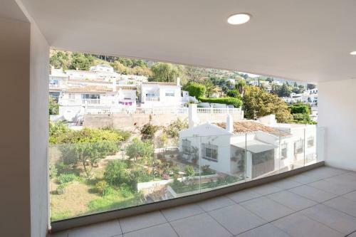 Mediterranean Apartment With Sea Views In Mijas