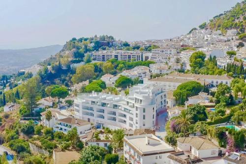 Mediterranean Apartment With Sea Views In Mijas