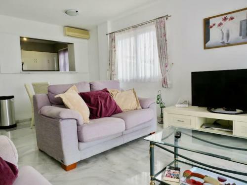 Bright And Airy 2 Bed 2 Bath Modern Apartment