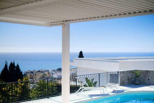 Paradise Villa Near Golf With Sea Views