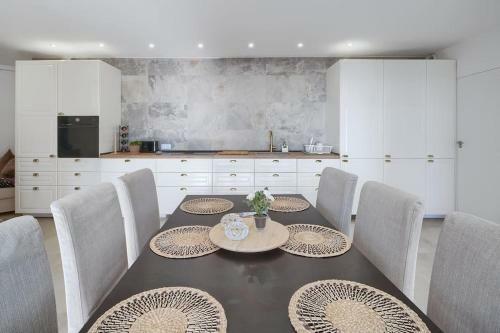 Paradise Villa Near Golf With Sea Views