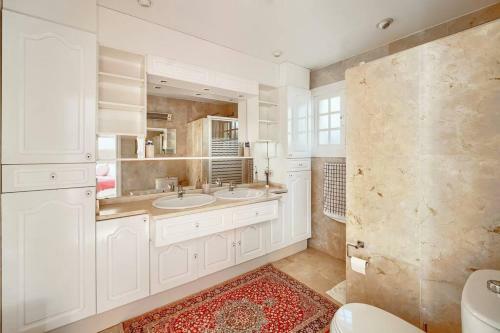 Paradise Villa Near Golf With Sea Views