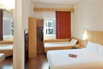 Ibis Ningbo Qianhu Plaza Hotel