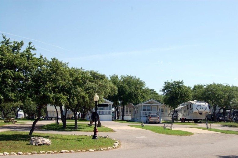 Hotel Blazing Star Resort