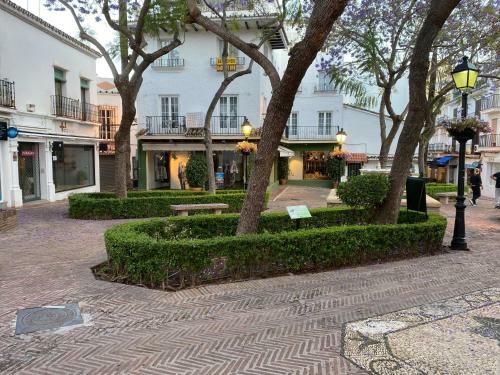 Apartamento Old Town Modern Flat, 4 Minutes From Beach - Eaw Homes