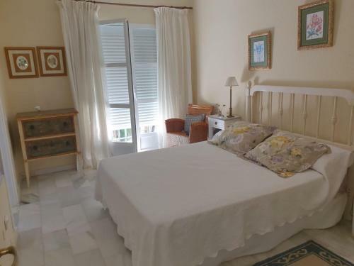 Beachfront Family Apartment In Puerto Banus