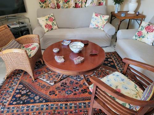 Beachfront Family Apartment In Puerto Banus