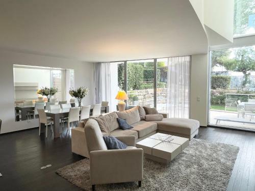 Modern Villa In Gated Complex Sierra Blanca Marbella