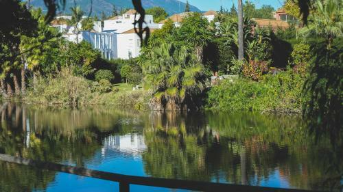 Luxury Golf Apartment - 3min To Puerto Banus