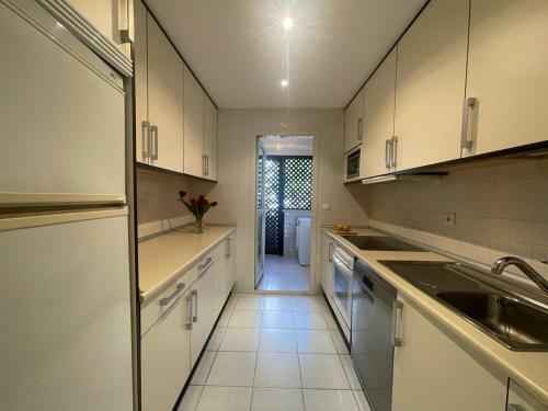 Tranquilo Apartamento Con Piscina En Dunas Marbella