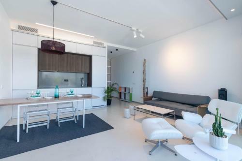 First Line Beach Apartment - Puerto Ban�s