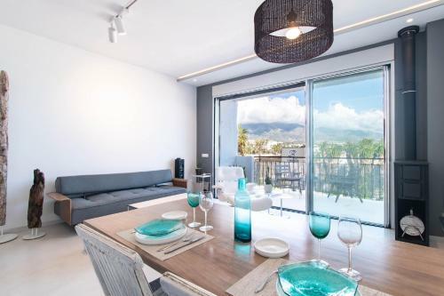 First Line Beach Apartment - Puerto Ban�s
