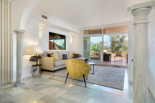 Stunning 2 Bedroom Apartment Magna Marbella Rdr259