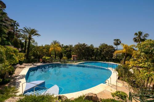 Stunning 2 Bedroom Apartment Magna Marbella Rdr259