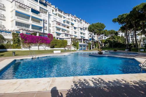 Amplio Apartamento En Playas Del Duque