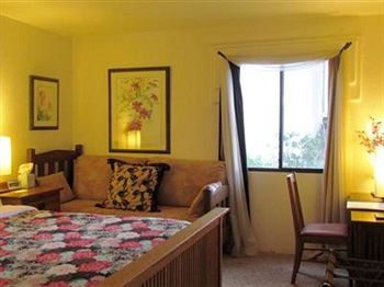 Topanga Canyon Inn Bed And Breakfast