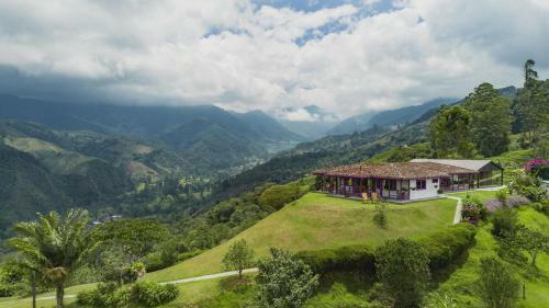 Hotel La Casa En Las Nubes