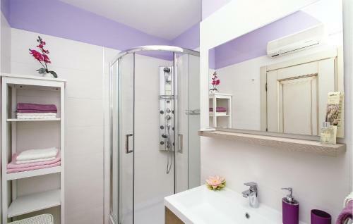Holiday Home Suzan Bb V