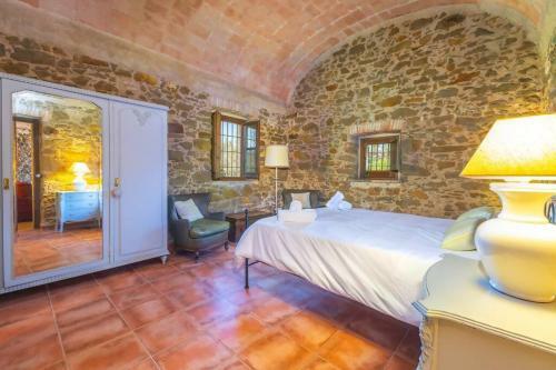 Mas�a Con Piscina En Costa Brava