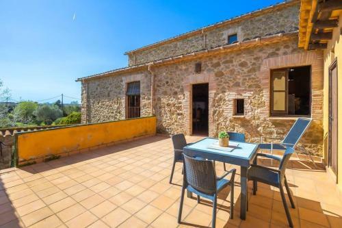 Mas�a Con Piscina En Costa Brava
