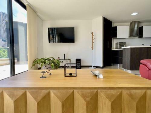 Apartamento 202 Family Haven In El Poblado: Spacious & Charming
