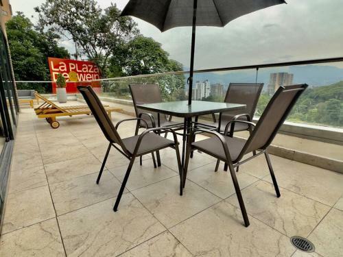 Apartamento 202 Family Haven In El Poblado: Spacious & Charming
