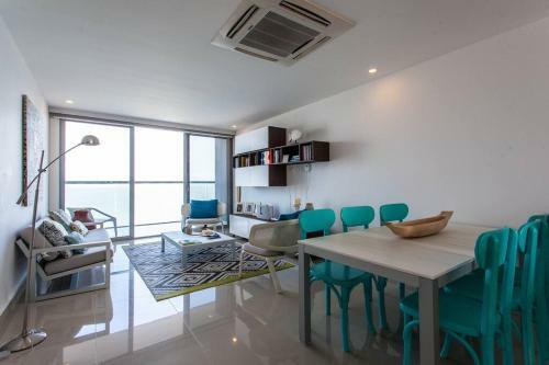 Spectacular 2 Bedroom Apt - 14th Floor Morros City