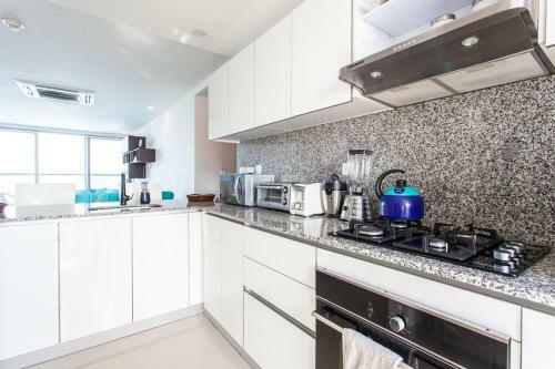 Spectacular 2 Bedroom Apt - 14th Floor Morros City