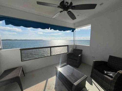 Apartamento Cozy Beachfront Apt Great Views