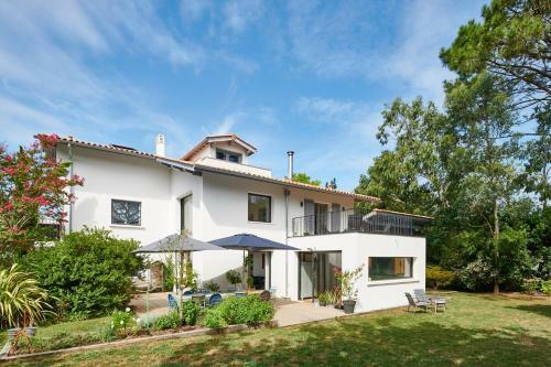Hostal Maison Arbolateia