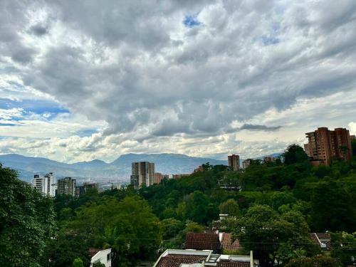 302 Spacious Apartment Nice View In El Poblado