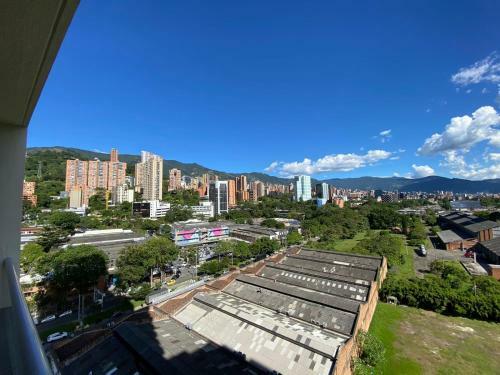 C�modo Apartamento En El Poblado, Cerca A Provenza