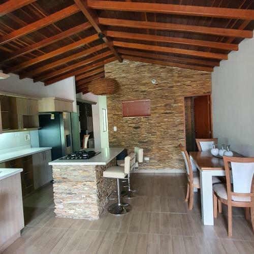 Apartamento Amoblado Barrio Primavera. Tranquilo Y C�modo