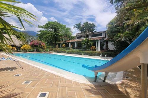 Wonder House In San Jeronimo