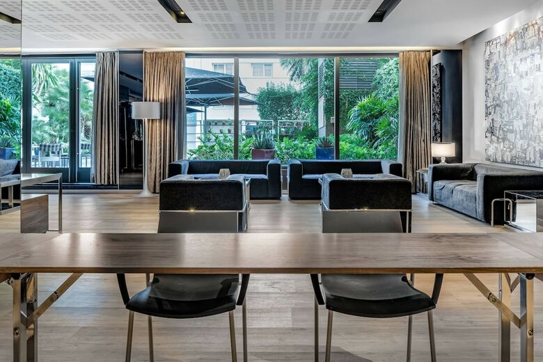AC Hotel Victoria Suites By Marriott