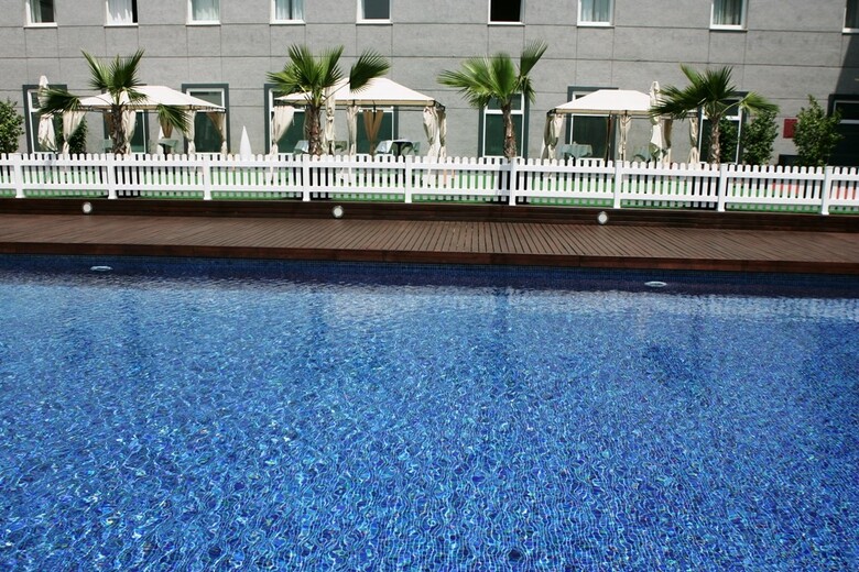 Hotel V�rtice Aljarafe