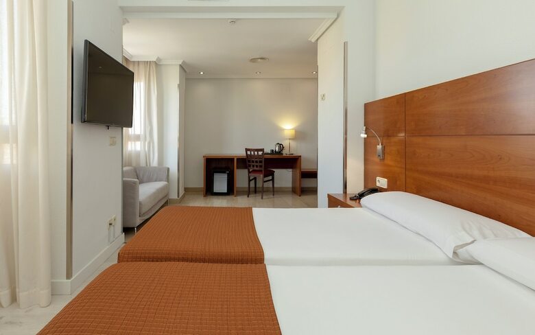 Hotel Silken Torre Garden