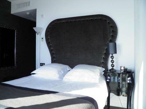 Hotel A�va