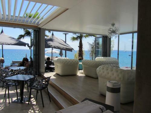 Hotel A�va