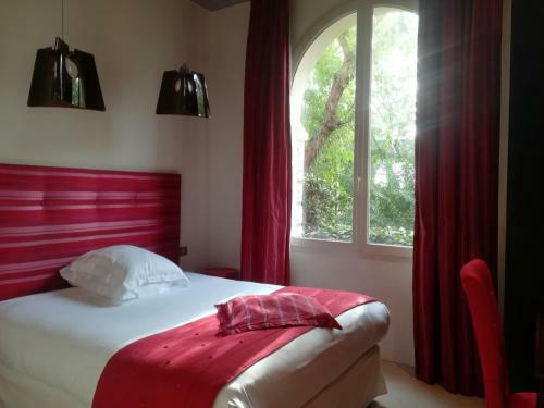 Hotel A�va