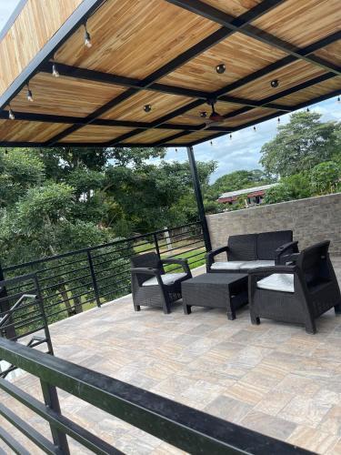 Hermosa Casa Finca Con Mesa De Billar