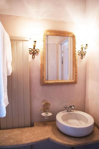 Hostal Amaryllis Luxury Guest House