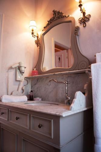 Hostal Amaryllis Luxury Guest House